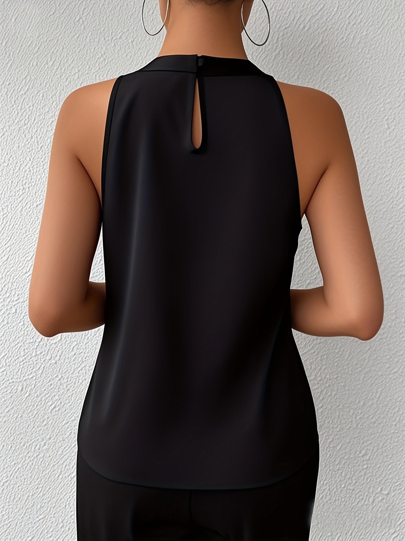 Miranda™ | Elegante blusa de satén con hombros al aire